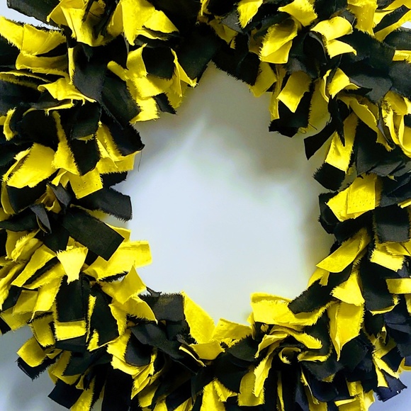 Hand Crafted Black & Yellow Fabric Rag Wreath, Team Colors, Front Door Decor 18" - Picture 2 of 6